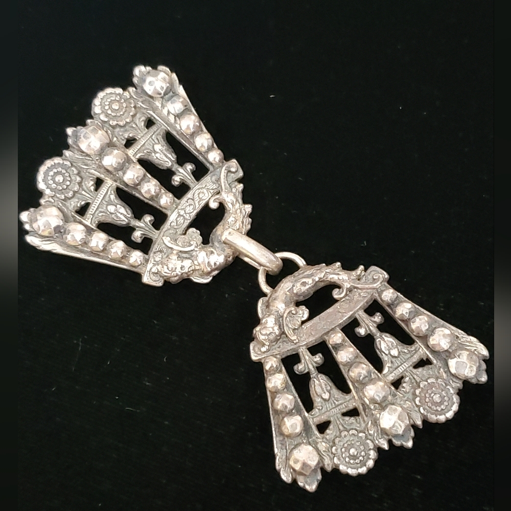 Sterling Antique Victorian Buckle Cherubs